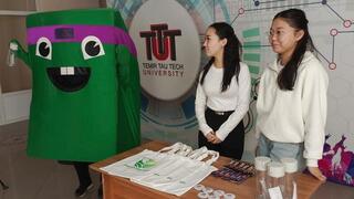 Сдал бутылки — получил подарок: студенты КарИУ участвуют в сборе пластика