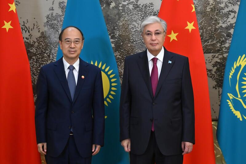 Глава государства принял председателя совета директоров China National Petroleum Corporation (CNPC) Дай Хоуляна