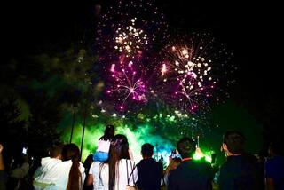 В столице запустили праздничный салют ко Дню города