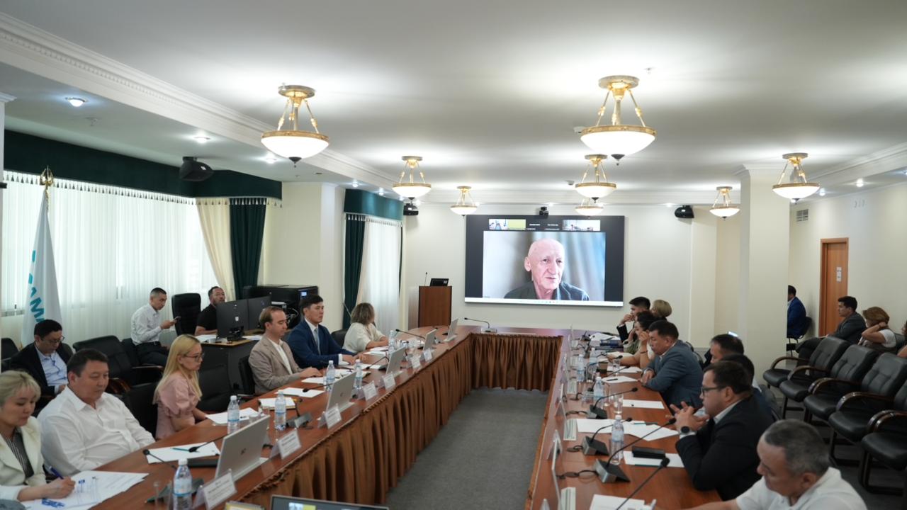 В минтруда обсудили сингапурскую модель пенсионной системы