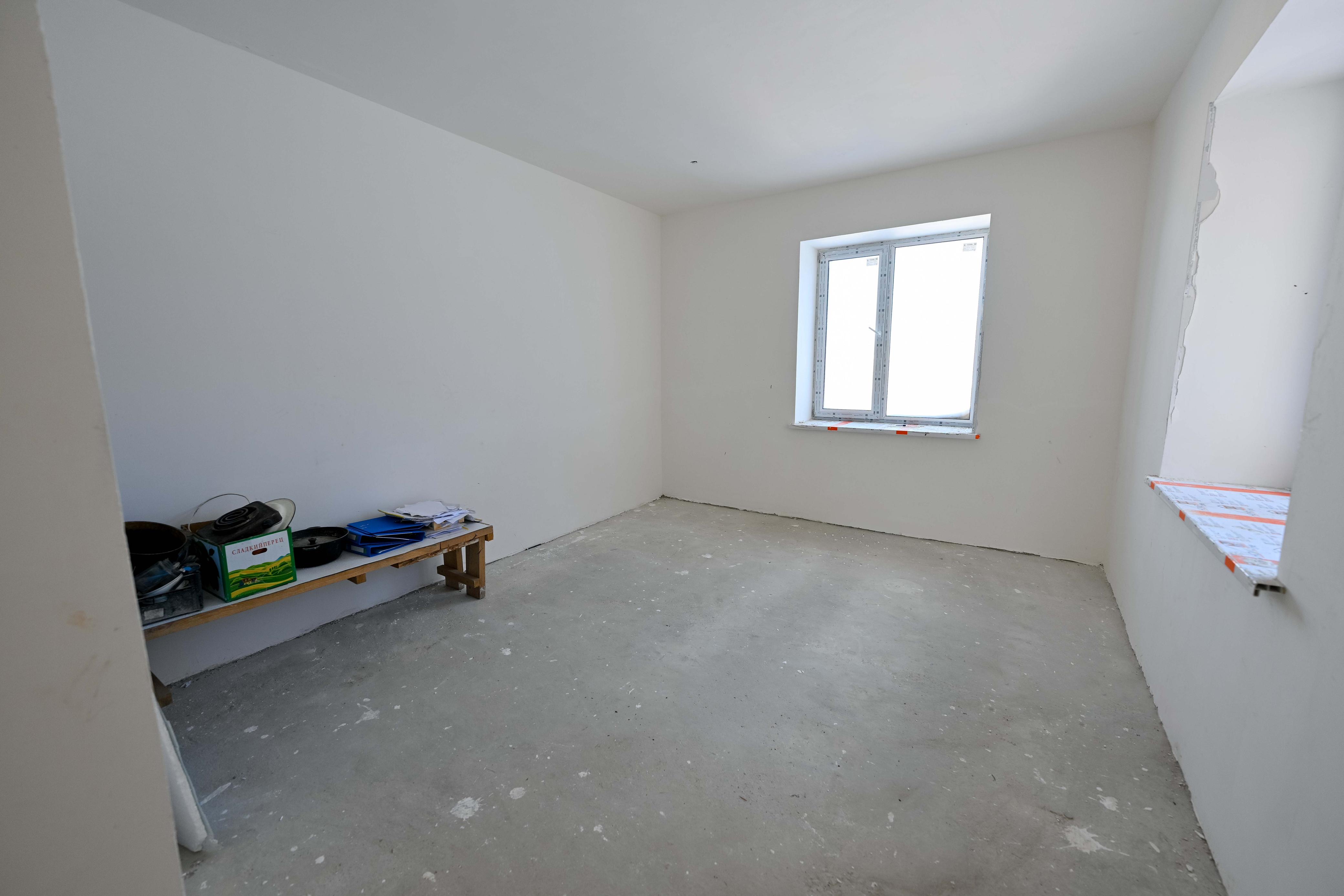 Аким области посетил недостроенные объекты в Абайском районе