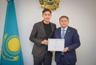 Юному спортсмену Шерхану Калмурзе был вручен ректорский образовательный грант