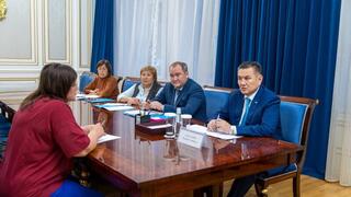 Вопросы состояния дорог и развития ресторанного бизнеса: аким ВКО провел прием граждан
