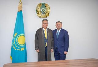 Саясат Нурбек провел встречу с профессором KAIST Пак Чжином
