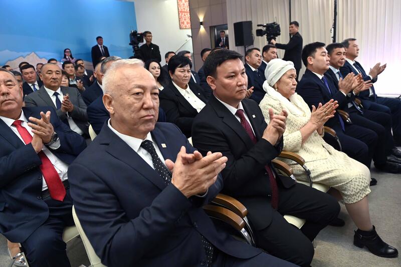 Президент Касым-Жомарт Токаев провел встречу с общественностью Туркестанской области