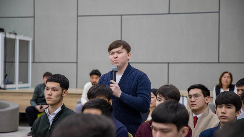 В рамках Всемирного дня выборов состоялась встреча депутатов маслихотв с молодежью