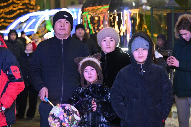 Аким области посетил праздничное мероприятие, посвященное Новому году