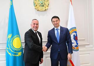 Дархан Сатыбалды провел совещание по вопросам дальнейшего развития Международного аэропорта Алматы