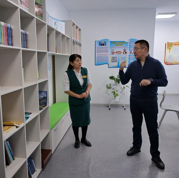 Аким Павлодарской области Асаин Байханов совершил рабочую поездку в Баянаульский район, где оценил ход реализации ключевых инфраструктурных, проектов