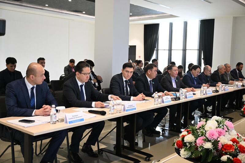 Новые подходы к развитию сельского хозяйства обсудили депутаты на выездном заседании