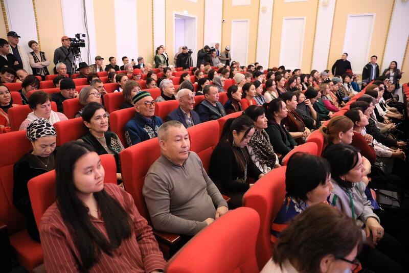 В Актобе молодые жыршы в течение суток исполняют героический эпос