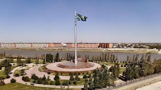 В Кызылорде прошла церемония поднятия Государственного Флага ко Дню Республики