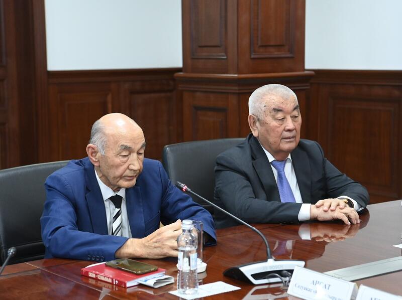 Государственному и общественному деятелю Бакбергену Досманбетову 80 лет