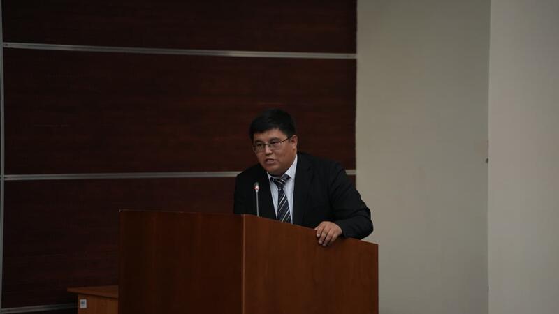 Представитель правозащитного института выступил с лекцией «Ата заңым – айбыным»