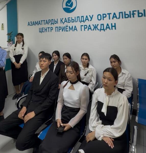 В рамках Дня открытых дверей школьники встретились с акимом города