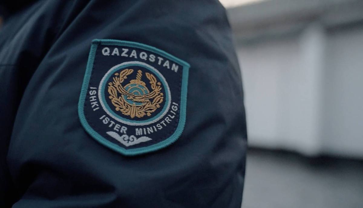 Полицейские провели профилактическую встречу для более 300 школьников в Туркестанской области