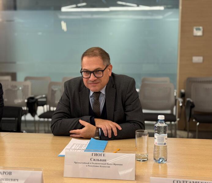 Асхат Шахаров обсудил с послом Франции инвестиционные проекты в Актюбинской области