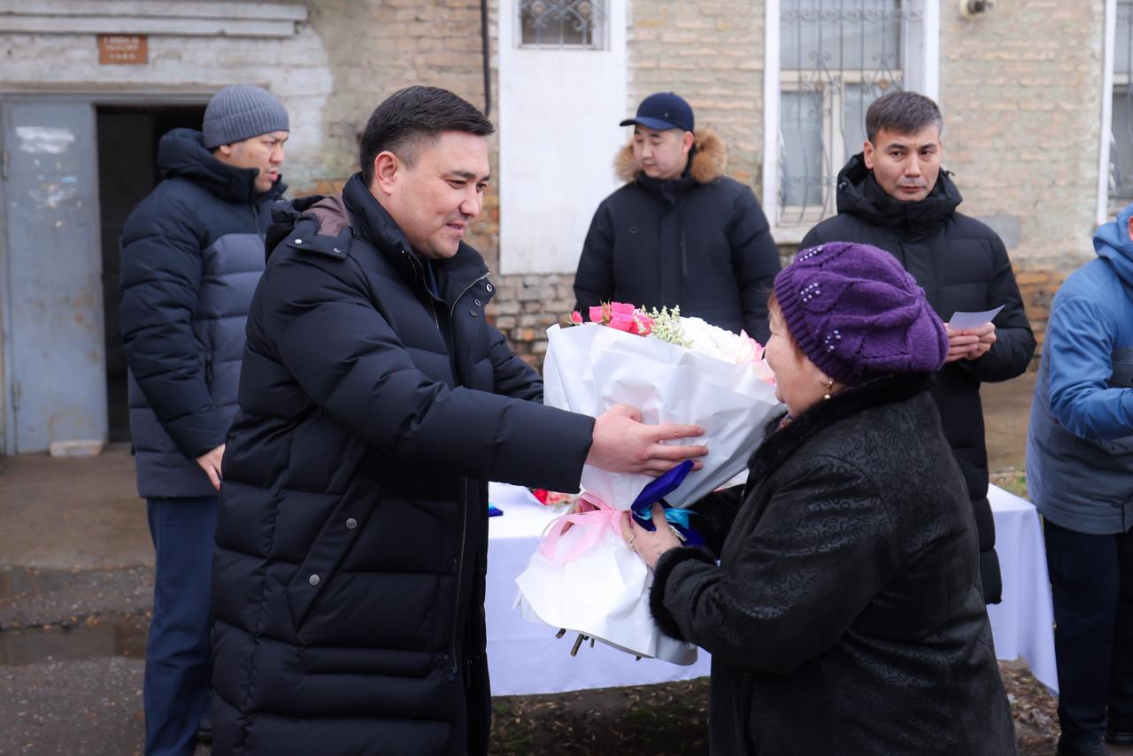 ЗЕЛЁНАЯ БАЛКА: СЕМЬИ ВЕТХОГО ЖИЛЬЯ ПЕРЕСЕЛИЛИ В ШЫМКЕНТЕ