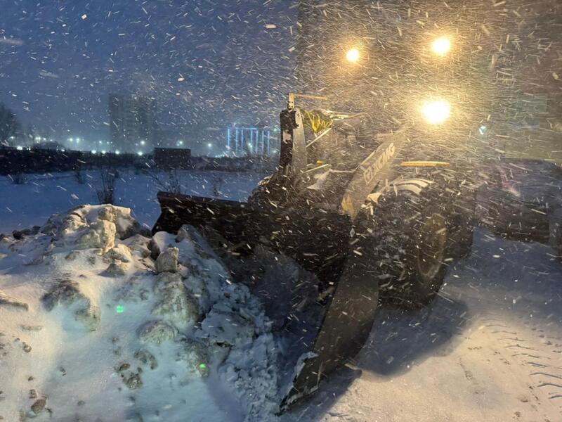 Более 3 000 дорожных рабочих и около 1 500 единиц спецтехники задействованы в снегоуборочных работах в Астане