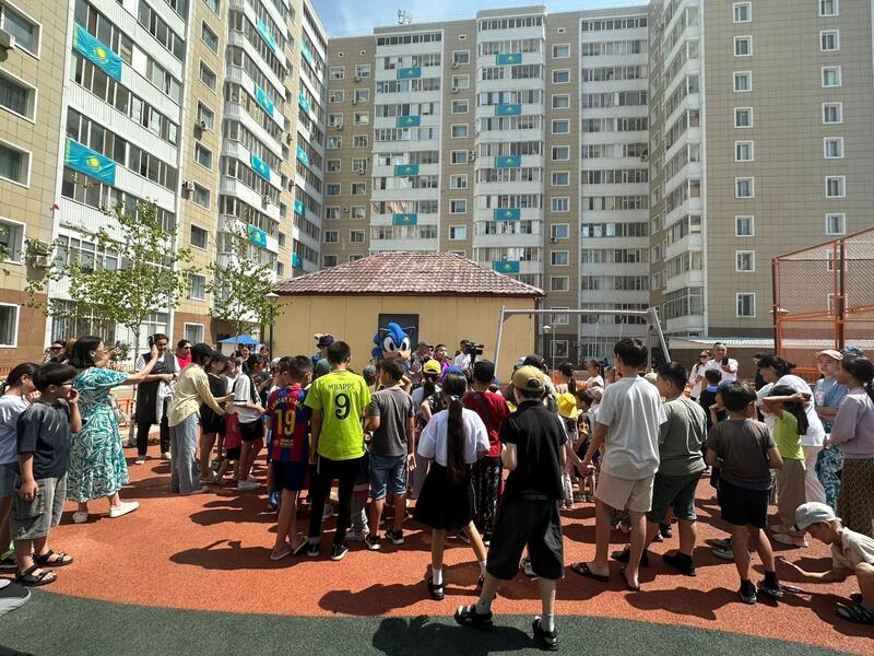 Новый двор открыли в столичном районе Сарайшык в День Государственных символов