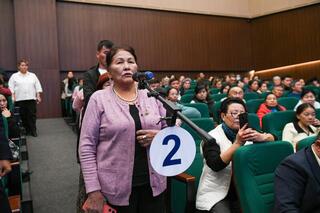 Конструктивный диалог: жители Илийского района задали более 40 вопросов на встрече с акимом Алматинской области