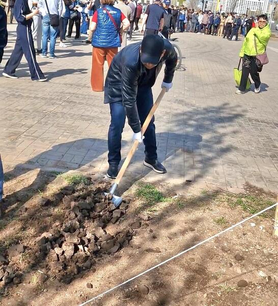 Актёры, музыканты и библиотекари объединились для чистоты столицы