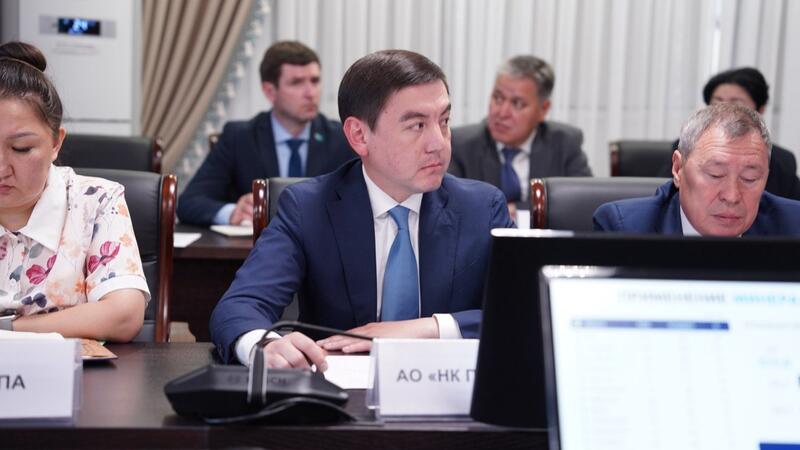 Айдарбек Сапаров поручил обеспечить своевременную подготовку элеваторов к приему нового урожая
