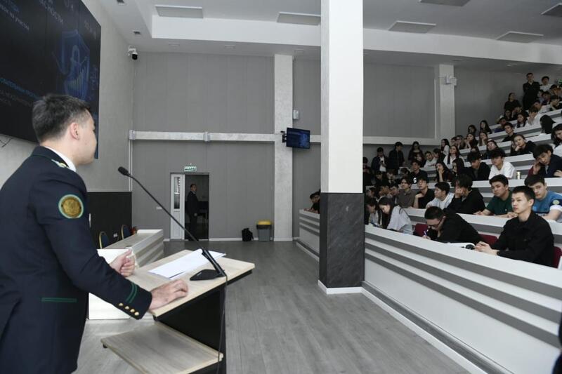 О современных угрозах в цифровой среде рассказали студентам столичного вуза