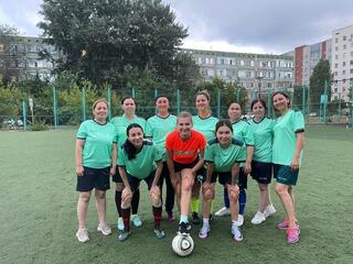 Впервые в Астане сформирована команда мам по футболу