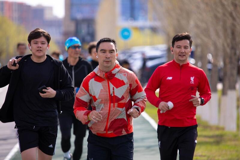 «Таза Қазақстан»: около 1200 человек приняли участие в акции по уборке территории на открытии бегового сезона в Астане