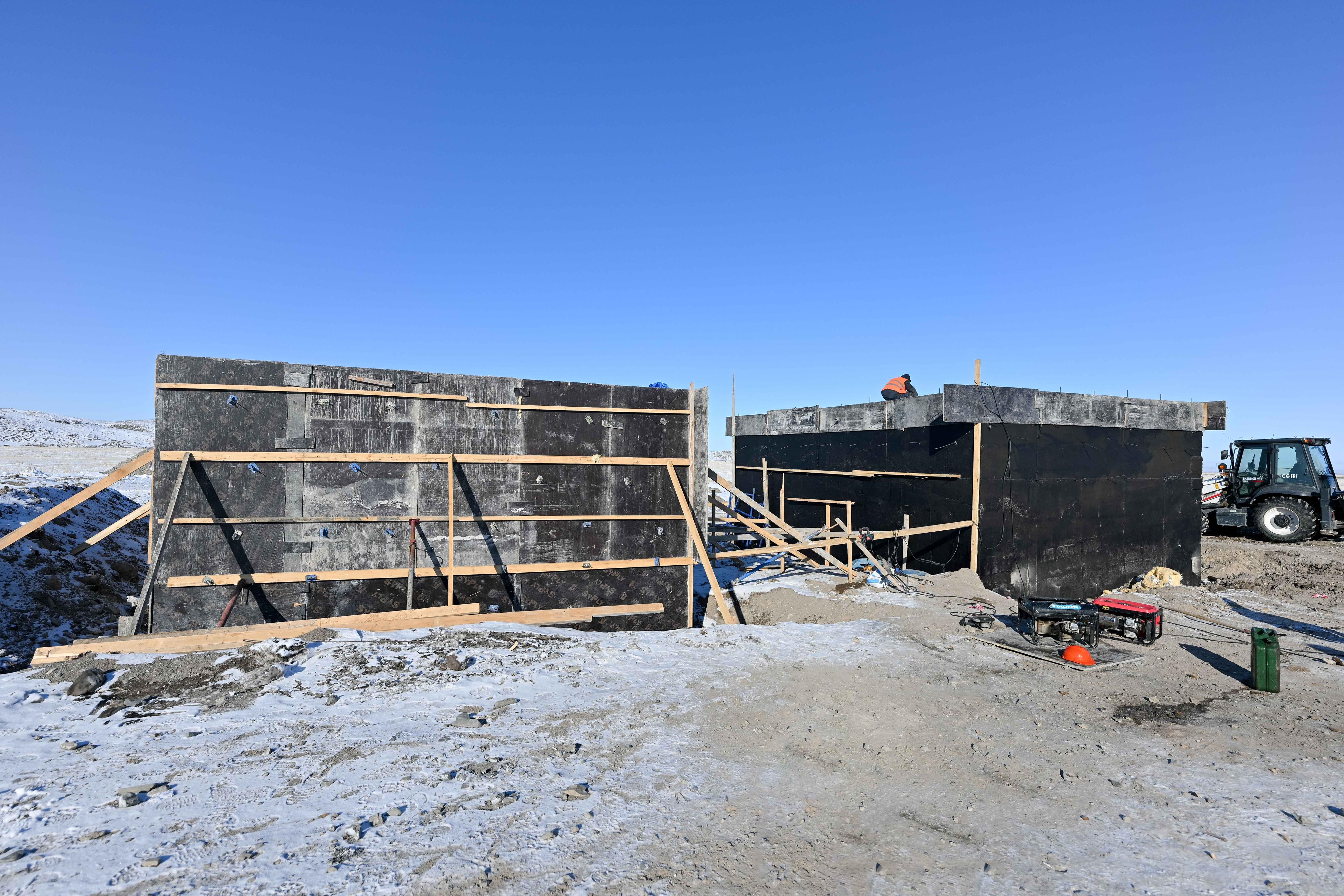 В селе Кенгирбай би Абайского района проводится реконструкция системы водопровода