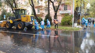 В Алматы более 800 единиц техники и 1400 рабочих привлечены для противогололедных мер