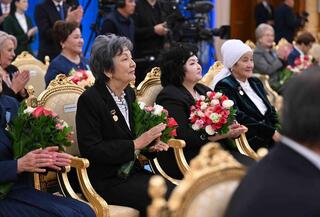 Касым-Жомарт Токаев подчеркнул, что работа учителя под силу только по-настоящему грамотным, талантливым и квалифицированным специалистам