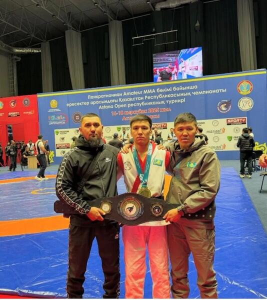 Пожарный из Караганды завоевал бронзу на чемпионате Азии по ММА