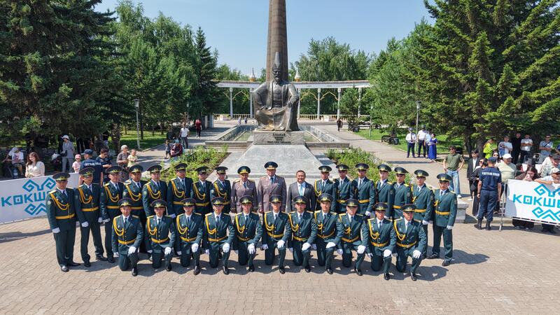 Чингис Аринов вручил дипломы выпускникам Академии гражданской защиты в Кокшетау