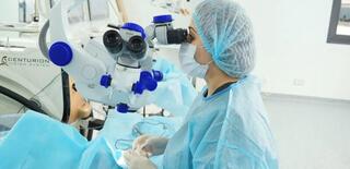 В столичных клиниках проводят операции на глаза по ОСМС