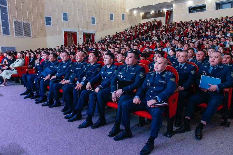 Вопросы безопасности в школах Атырау обсудили на встрече с участием акима области