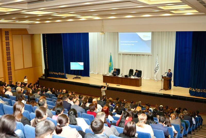 Заместитель Председателя Конституционного суда встретился с представителями энергетического блока