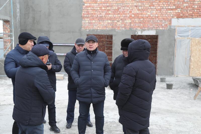 Заместитель акима области посетил строительные объекты в Арале