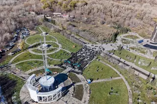 В области Абай в честь Дня Республики состоялась церемония поднятия Государственного флага