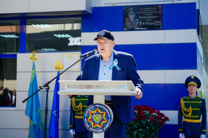 Мемориальную доску ветерану ВОВ Нажикену Капышеву установили в Астане