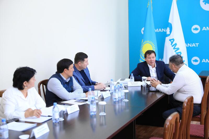 Аким области провел прием граждан