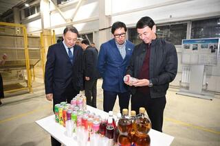 Аким Алматы посетил ведущие производственные и IT-площадки города