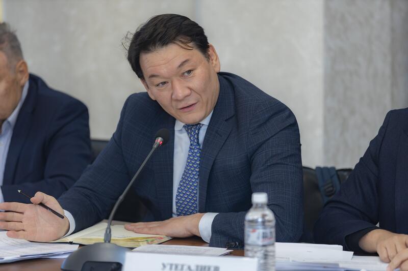 Биржевая торговля и маркировка лекарств в центре обсуждения