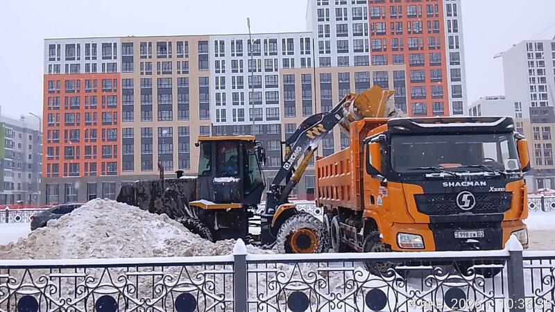 Более 3000 дорожных рабочих и свыше 1600 единиц спецтехники задействованы в снегоуборочных работах в Астане