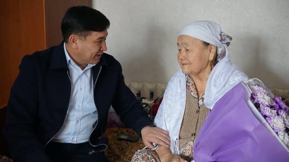 ТУРКЕСТАН: В ОРДАБАСЫ ЧЕСТВОВАЛИ МАТЕРЕЙ