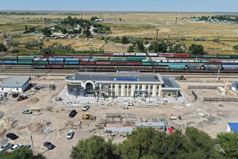 Ербол Қарашөкеев Тұрар Рысқұлов ауданындағы әлеуметтік және инфрақұрылымдық жобалардың жүзеге асу барысын тексерді