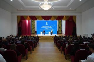 Аким Акмолинской области провел встречу с населением Есильского района