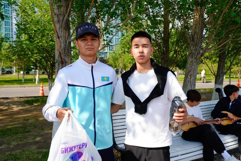 Сдай сигареты и занимайся спортом: в Астане прошла акция нового формата