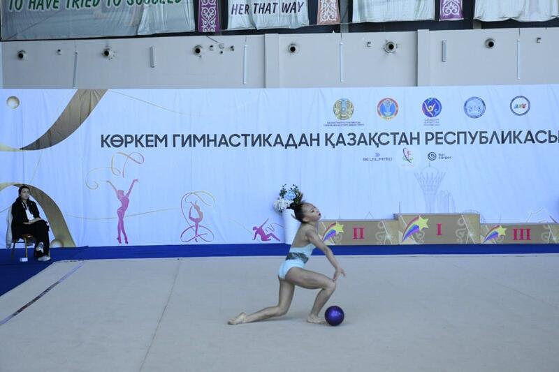 В Астане проходит чемпионат Казахстана по художественной гимнастике среди мастеров спорта